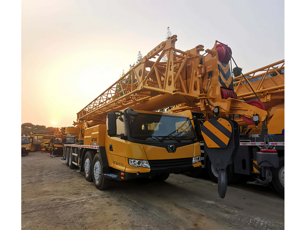 รถเครน 70 TON รุ่น QY70K5D